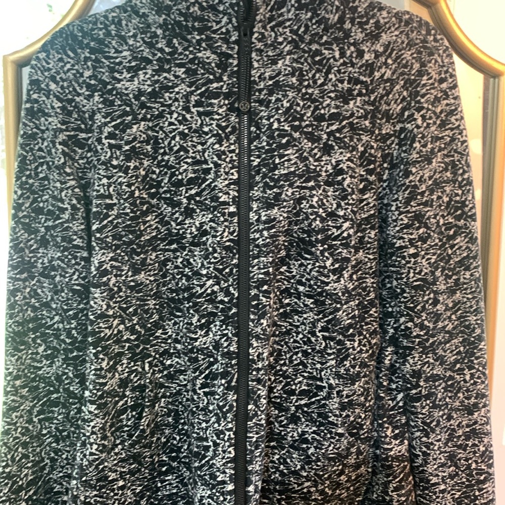 Women's Black and White Sweater